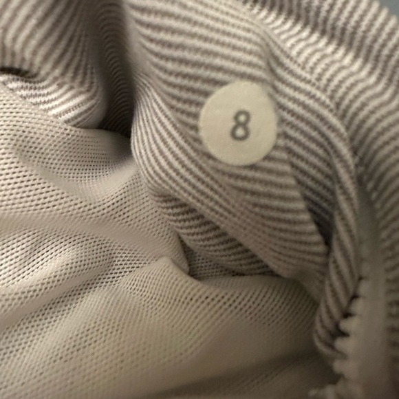 Lululemon - Picture 4 of 4